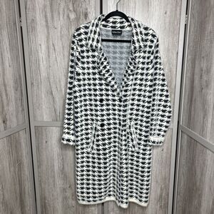 Urban Closet Houndstooth Coat Knit Black and White Soft Cozy Size XL
